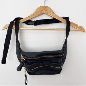 Black Fanny pack